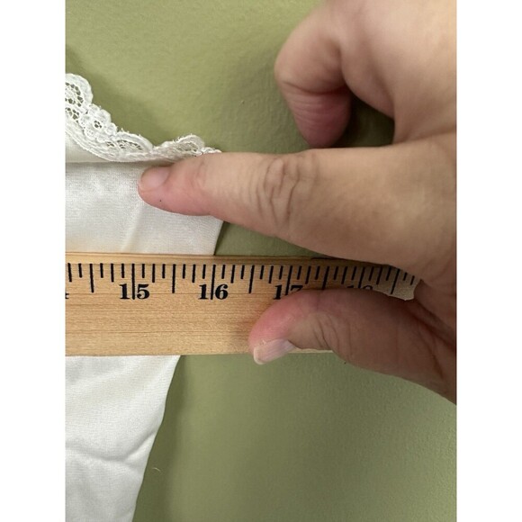 Vintage Lace Trimmed Camisole‎ Top Lingerie Size M Ivory Cream Adj Thin Straps - Picture 9 of 12